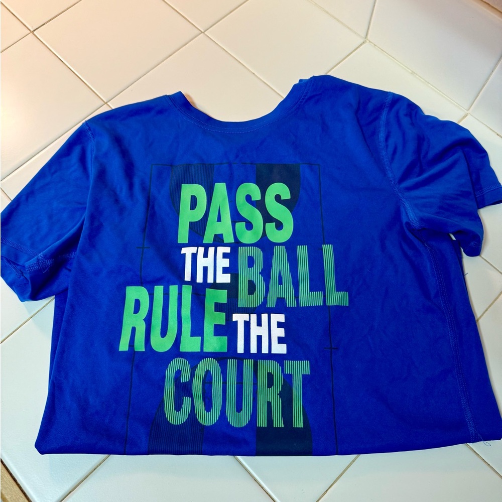 EEUC: Like new, All in Motion BOYS  Blue Tee with Green Graphic in size M 10/12